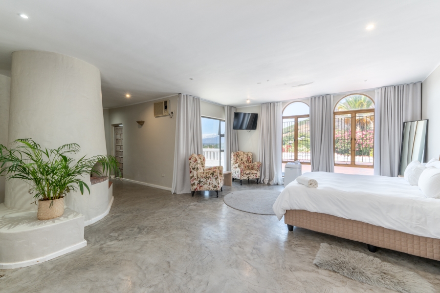 6 Bedroom Property for Sale in Paarl Central Western Cape